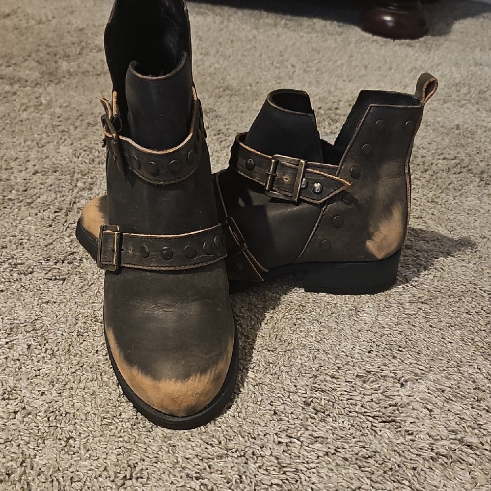 Stylish Dark Brown and Tan Women's Ankle Boots